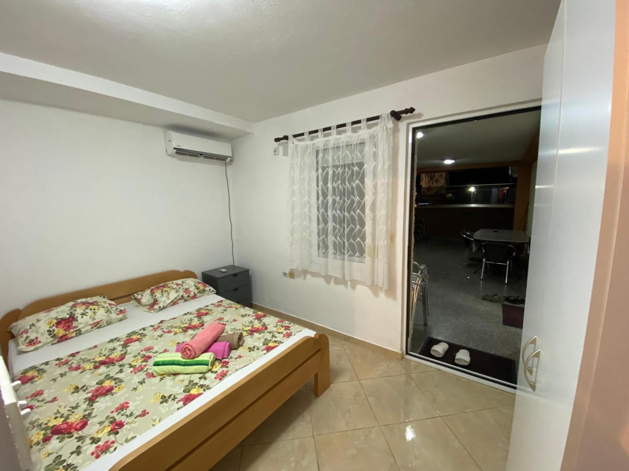 Apartments Zalli Улцин Екстериор снимка