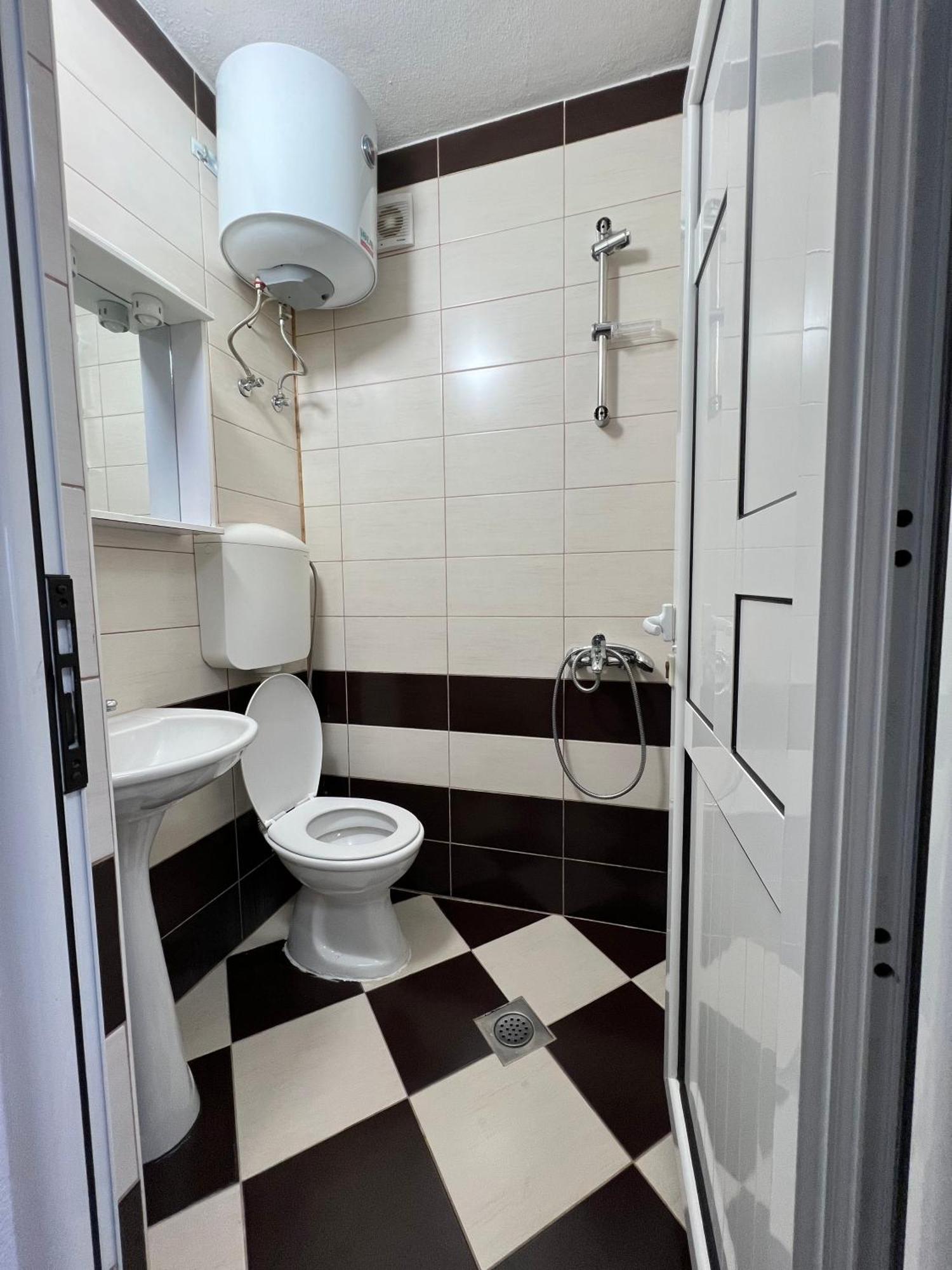 Apartments Zalli Улцин Екстериор снимка