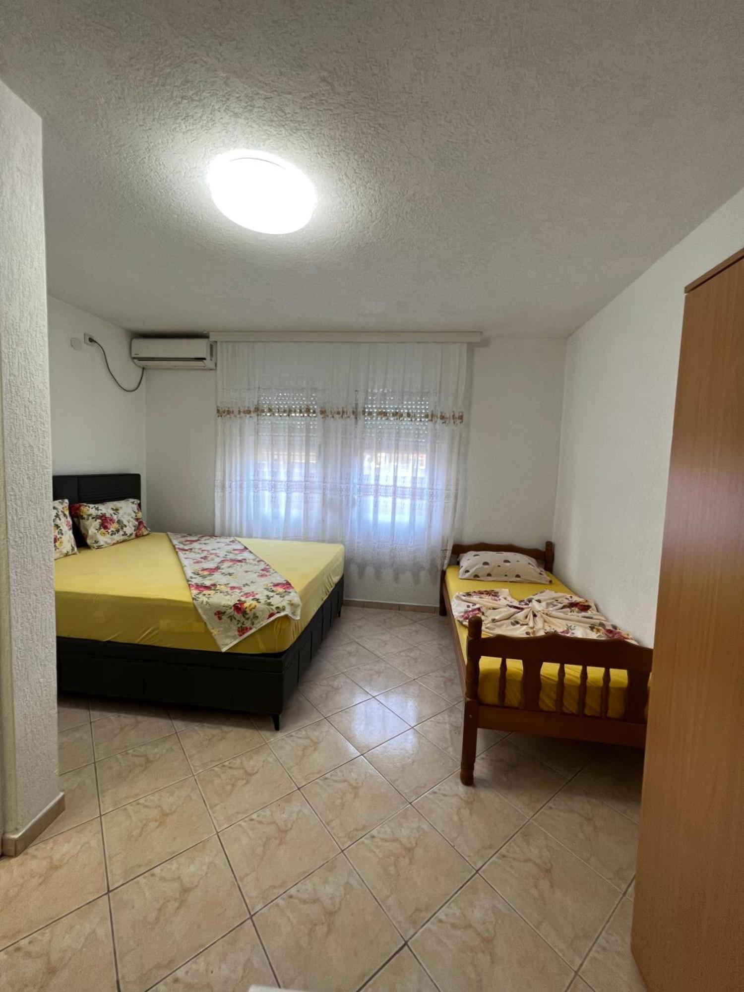 Apartments Zalli Улцин Екстериор снимка