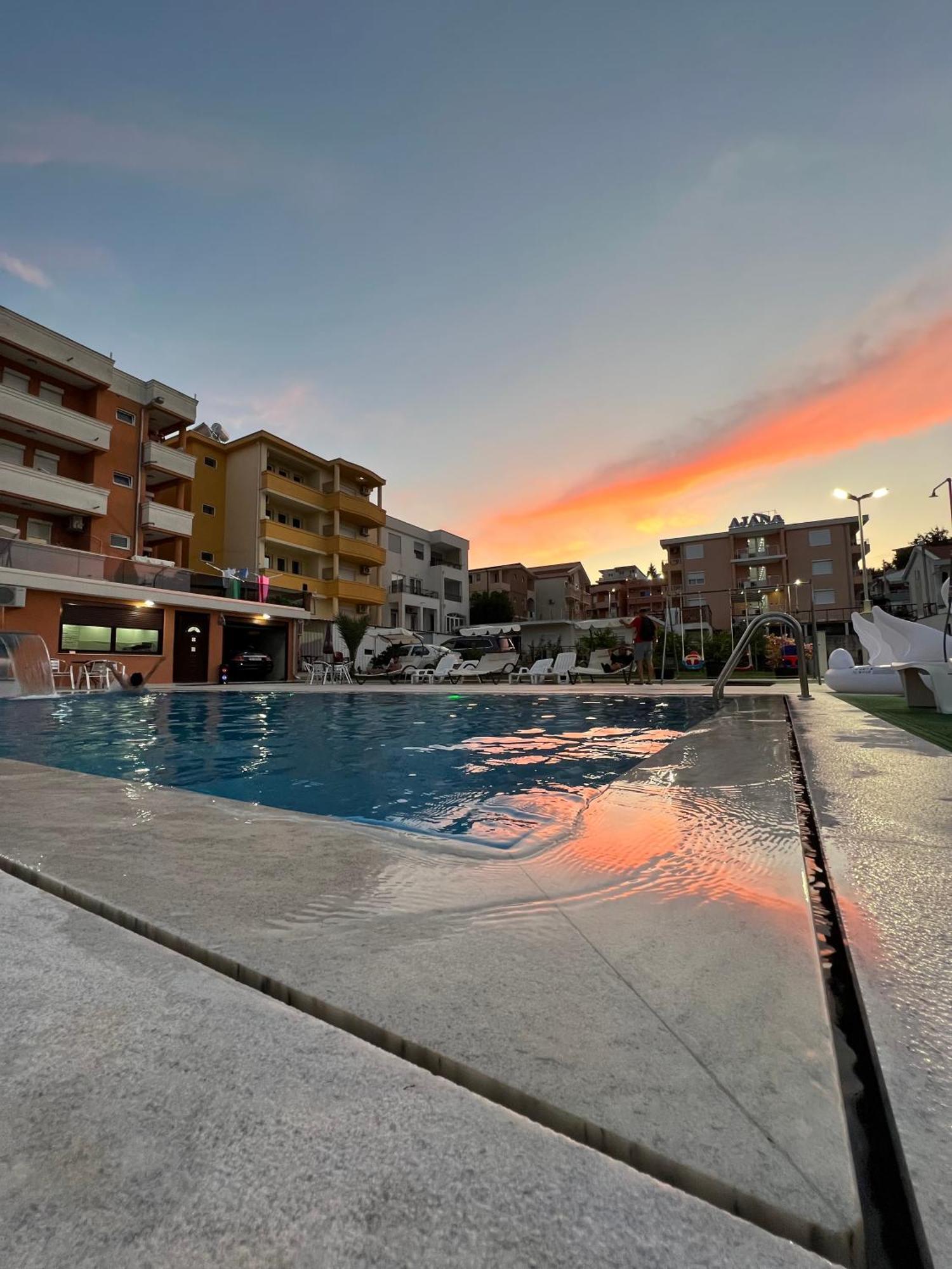 Apartments Zalli Улцин Екстериор снимка