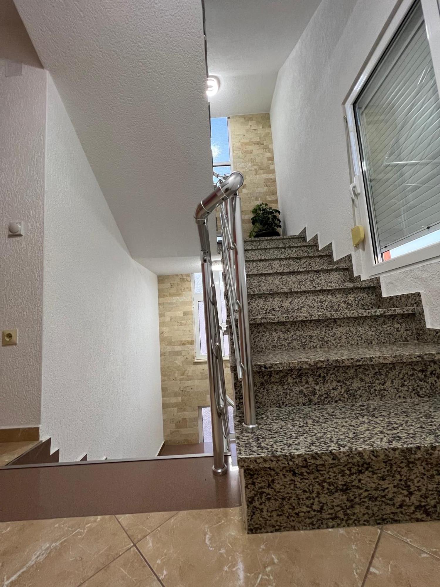 Apartments Zalli Улцин Екстериор снимка