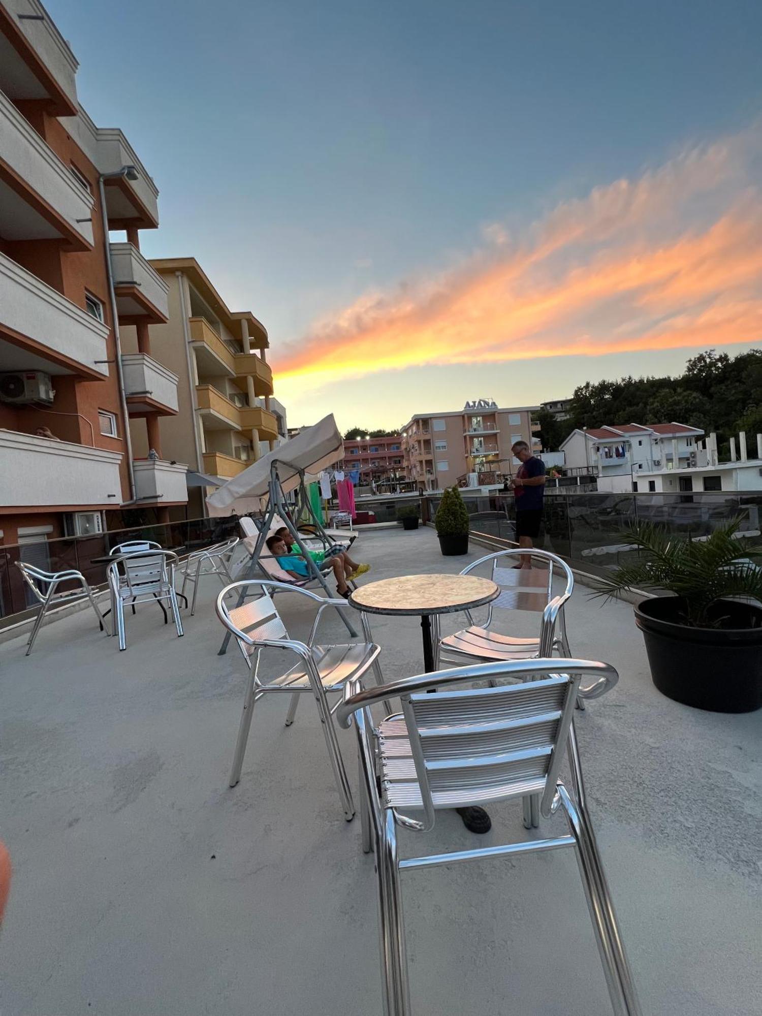Apartments Zalli Улцин Екстериор снимка