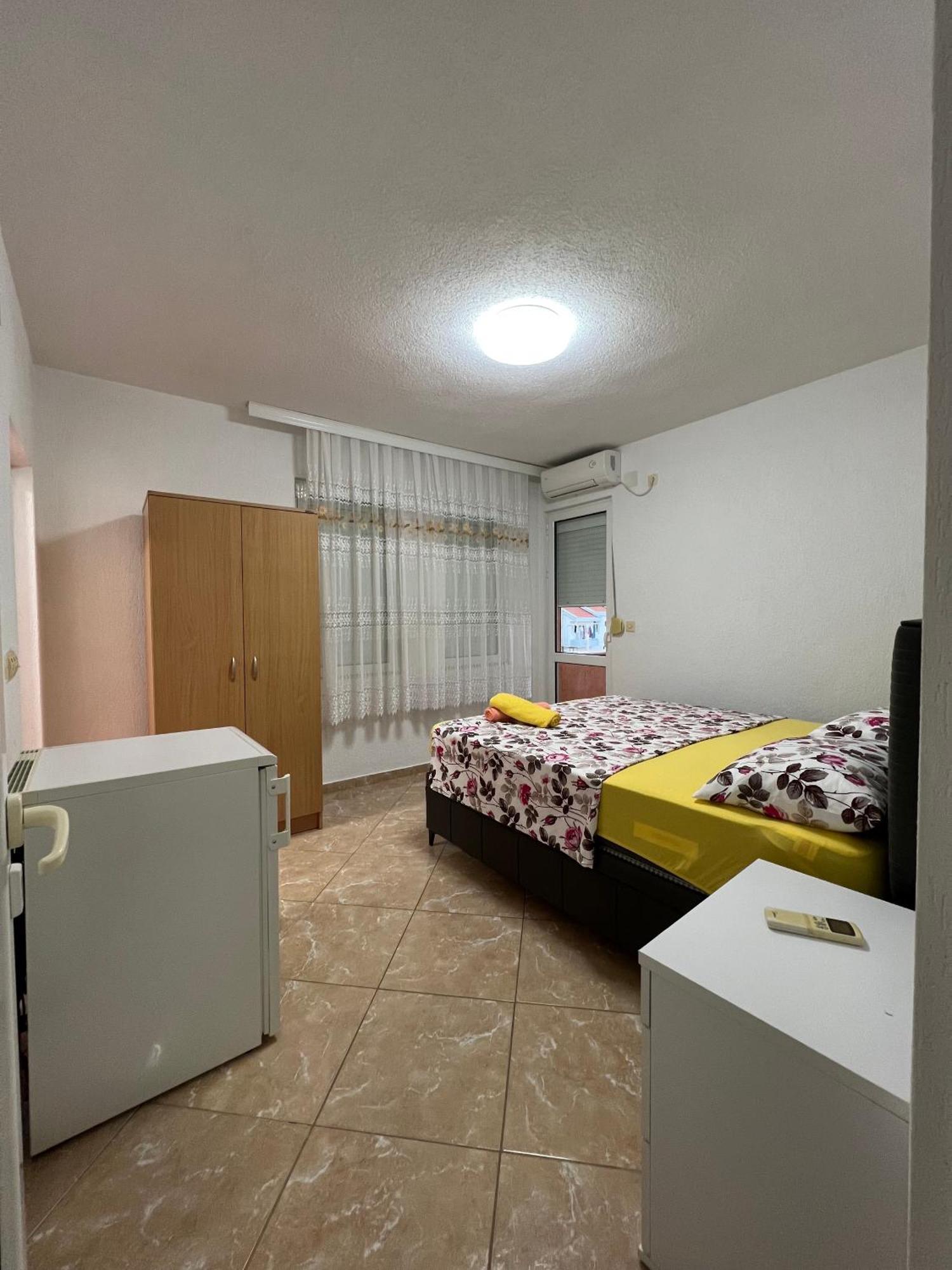 Apartments Zalli Улцин Екстериор снимка